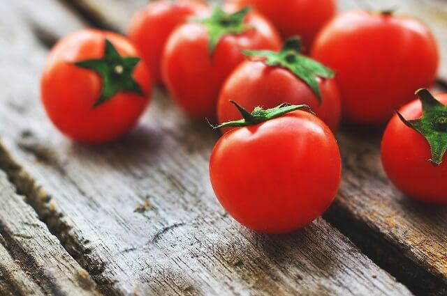 【管理栄養士監修】トマトジュースや缶詰でもリコピンは摂れる？｜トマトの栄養素・レシピ