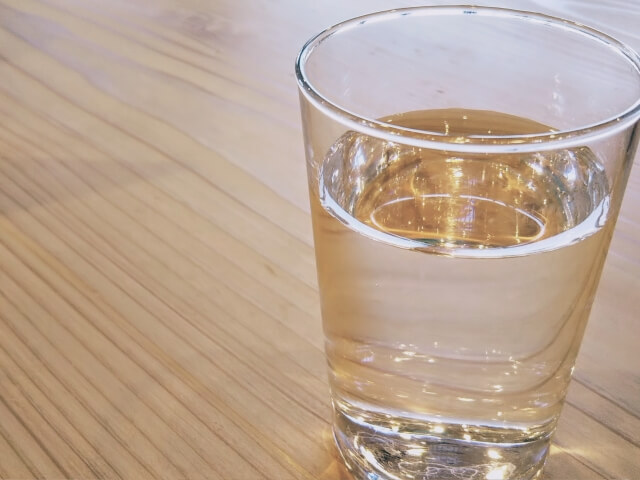 水